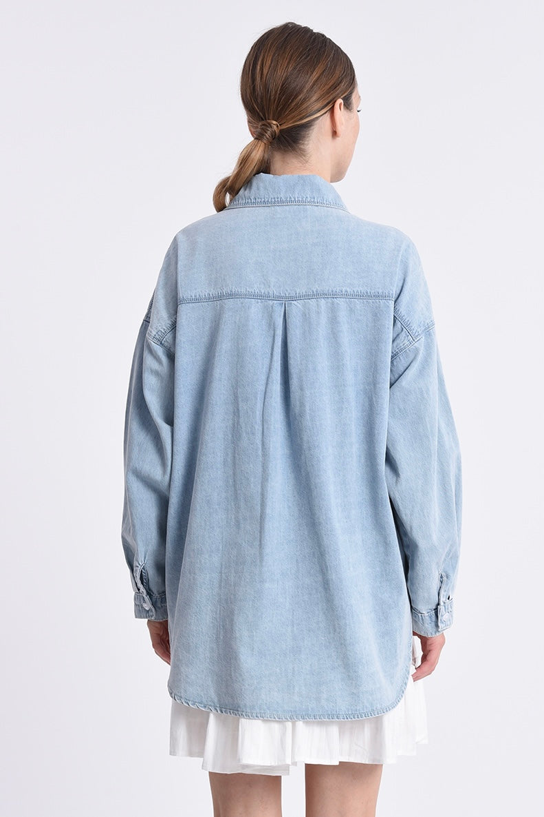 Load image into Gallery viewer, Glow Fashion Boutique Women&amp;#39;s chambray shirt

