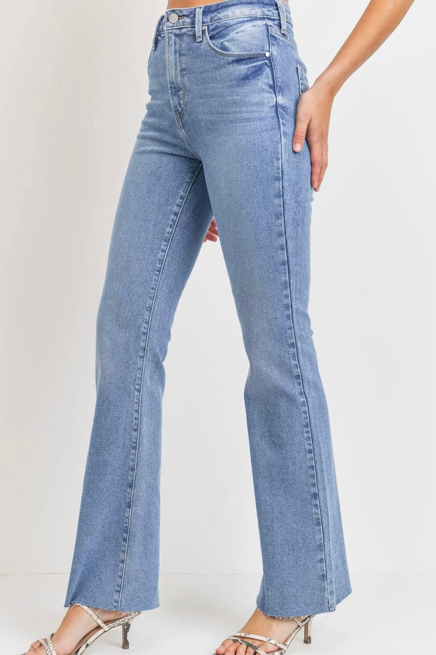 Load image into Gallery viewer, Glow Fashion Boutique Light Wash Flare Jeans
