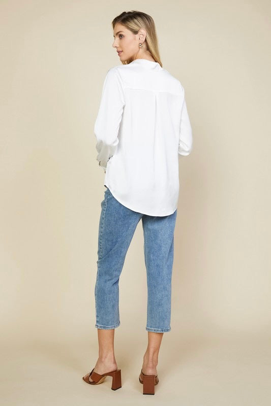 Load image into Gallery viewer, Glow Fashion Boutique perfect White Blouse
