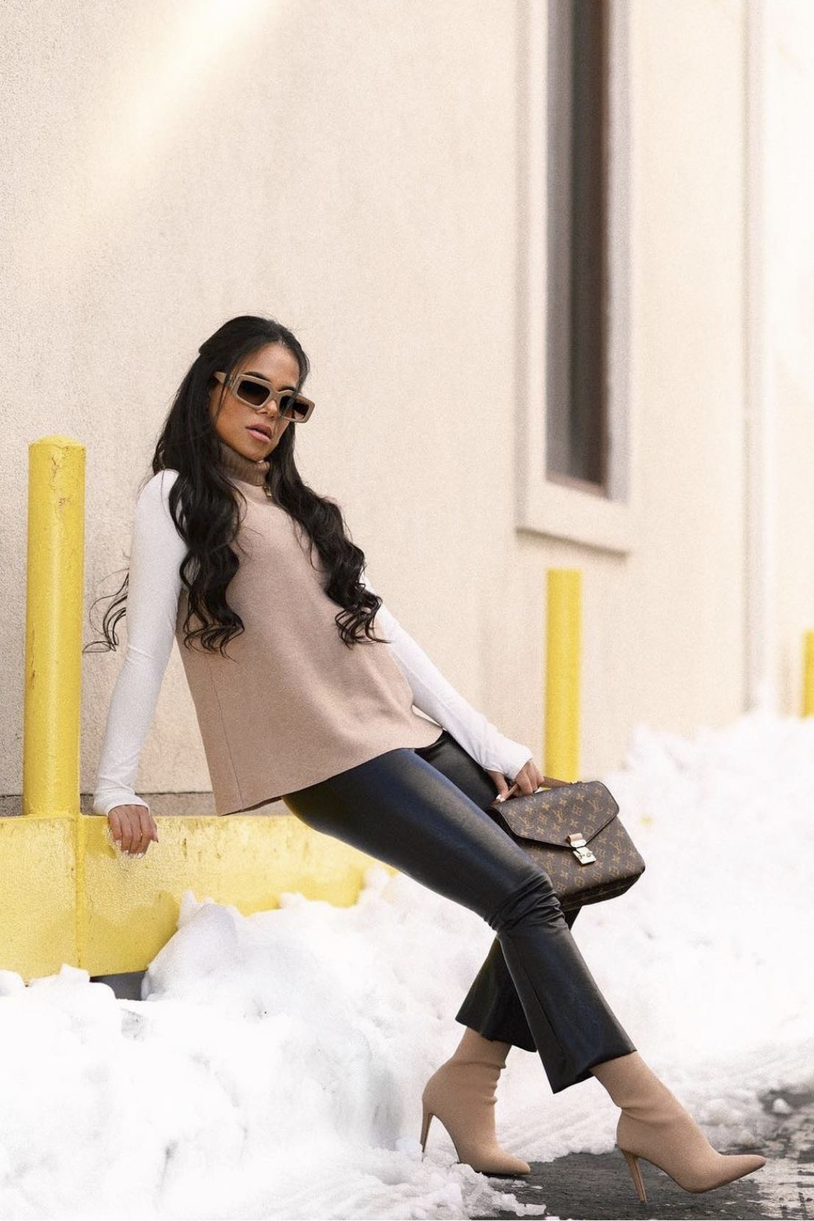 Faux Leather Cropped Leggings COMMANDO FAUX LEATHER CROPPED FLARE